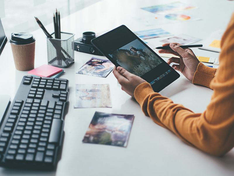 Zielone otoczenie a nowoczesna reklama – jak skutecznie połączyć naturę z promocją?